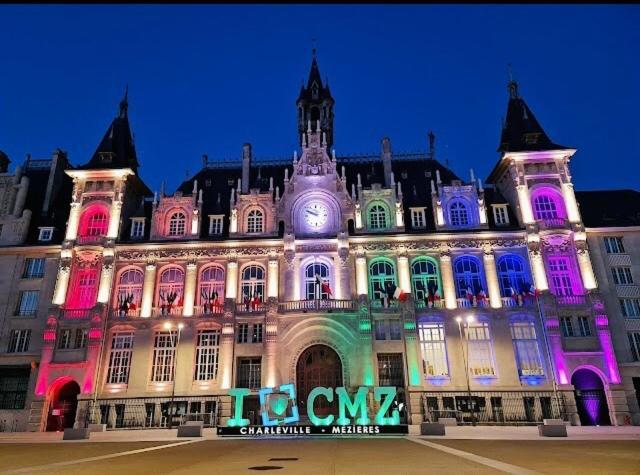 Charleville-Mézières La Suite 7 Gite Urbain מראה חיצוני תמונה